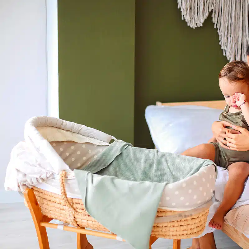 Comment bien choisir un couffin bébé pour bébé