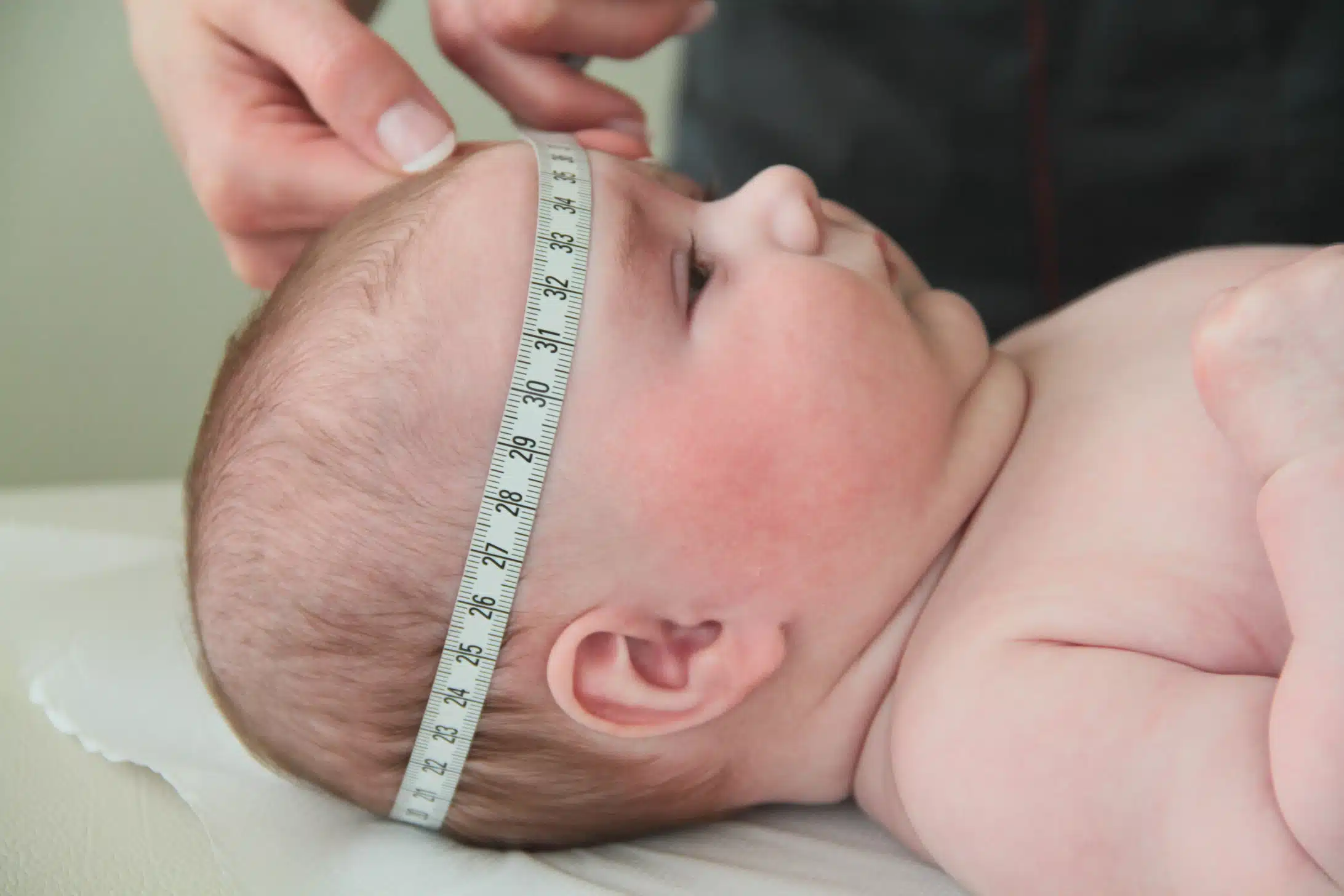 Comprendre la courbe de poids du bébé allaité un indicateur essentiel de sa santé
