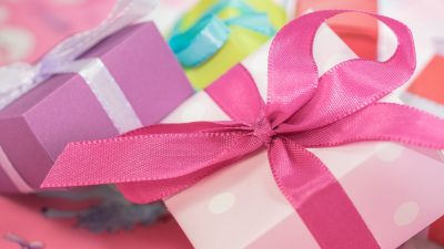 Comment choisir ses cadeaux à offrir ? Guide pratique pour faire plaisir à coup sûr !